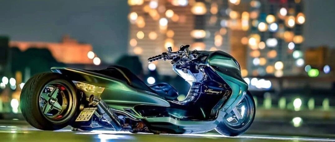 回头率100%、性感、低趴的“行走大沙发”