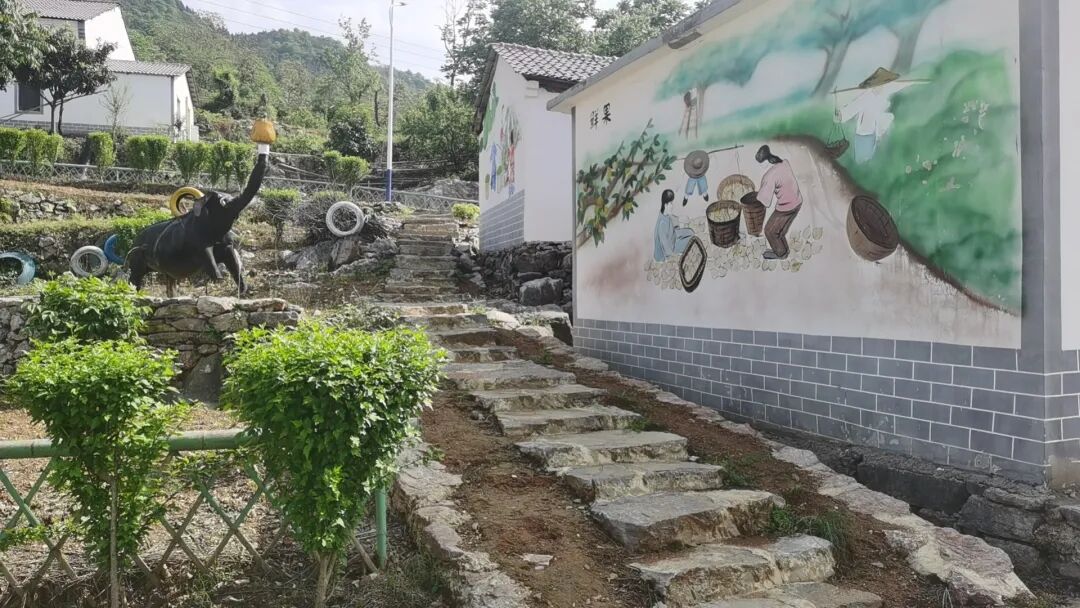 乡村振兴丨横立山乡：笔底锦绣入墙来(图4)