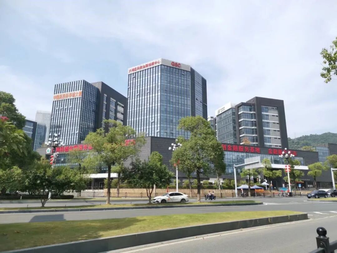 2000万不买天河，赌大壮名城大平层，值吗？