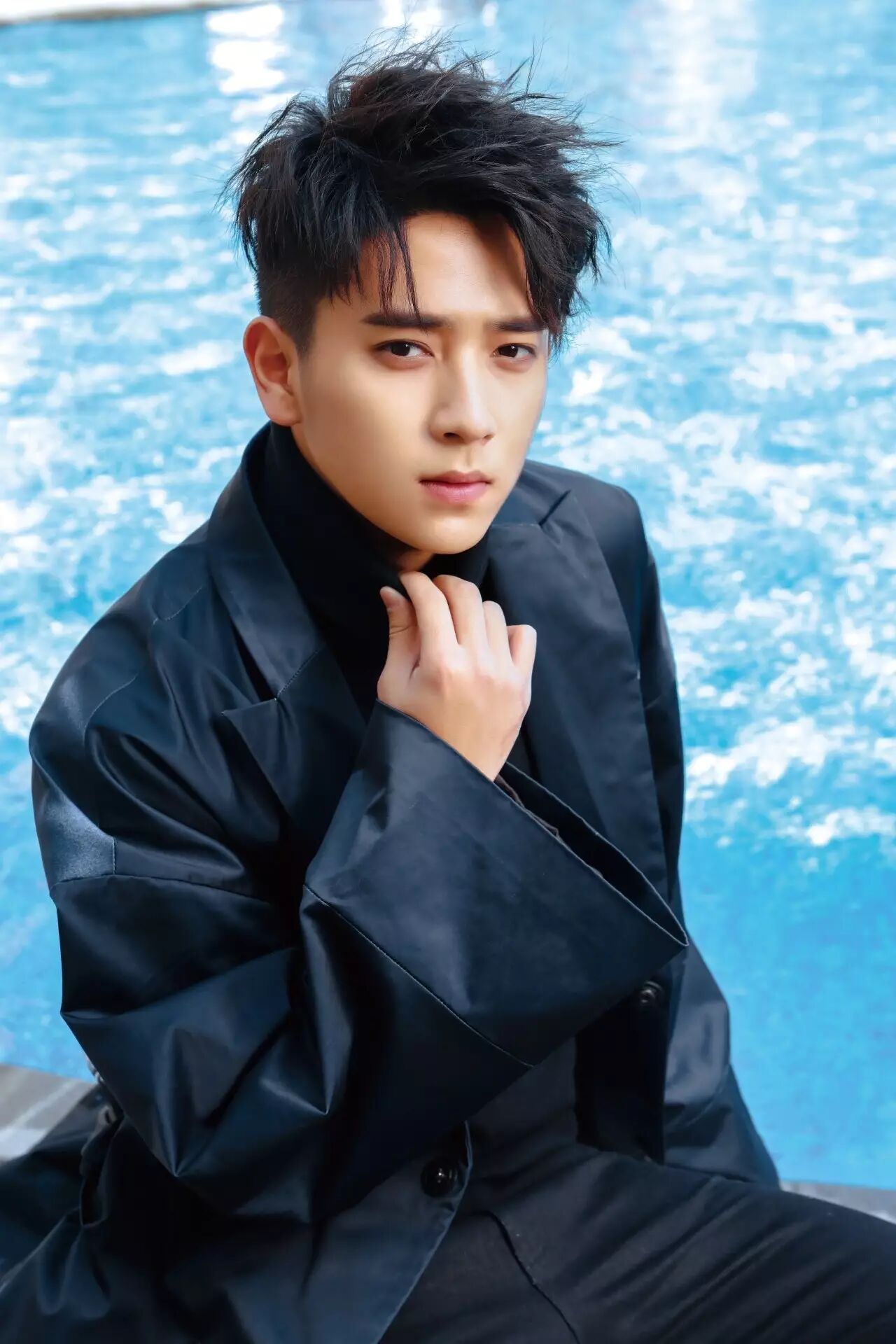 柜中美人电视剧剧照_"角色让我成长",《从今夜开始的路》陈若轩细腻