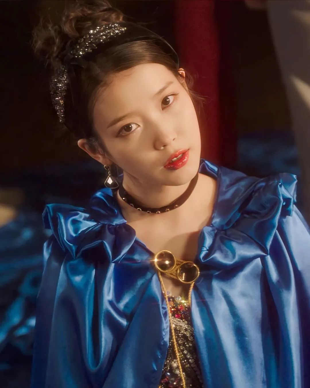 iu新歌居然藏着好多秘密!你找到了几个?-友友