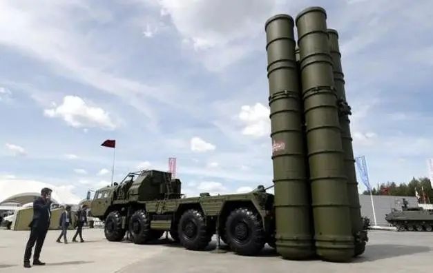 中國笑了！中國最先進防空導彈服役，逐步淘汰俄羅斯S-400