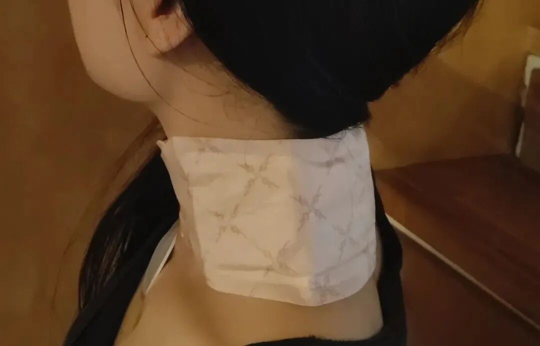 怎么使用暗区突围外挂教程