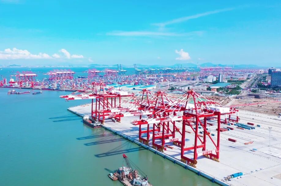 【创新四航】给码头敷上“保湿面膜”