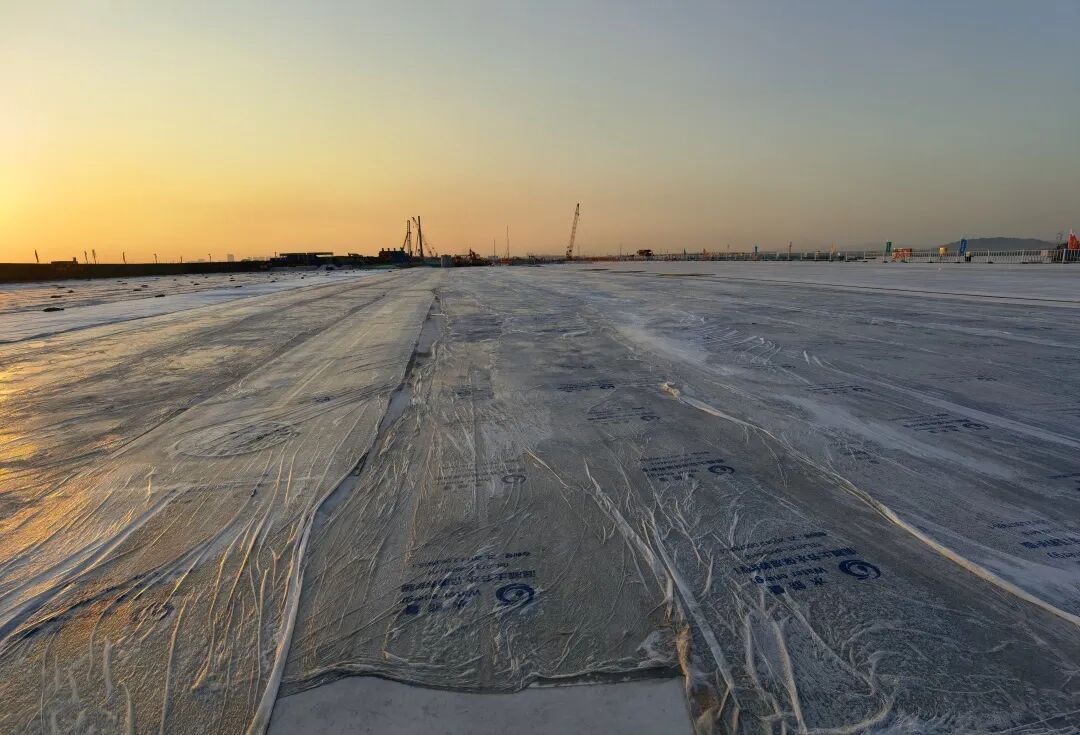 【创新四航】给码头敷上“保湿面膜”