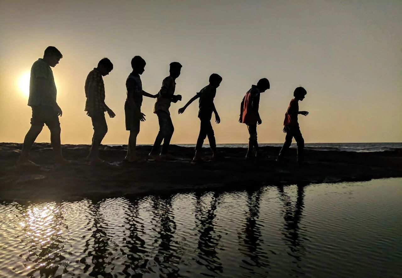 图片[1]-胡泳：海外青少年社交媒体限制，背后的逻辑与趋势-AI Express News