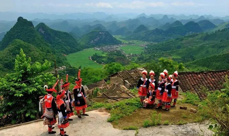 【慢享山水●轻奢度假西溪森林温泉】￥699纯玩3天~泡原生态森林温泉+享无边际温泉池、金秋赏银杏黄金大道、千年古老原始瑶寨