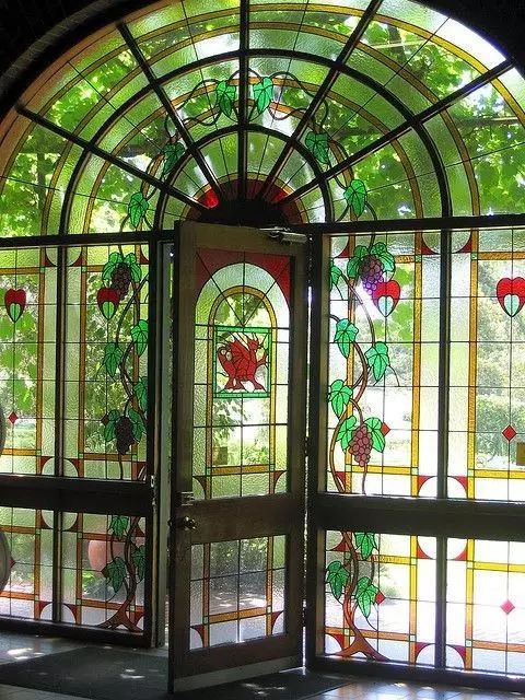 彩色玻璃窗61如琉璃般流光溢彩