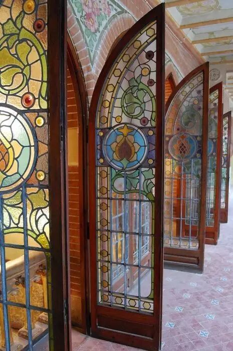 彩色玻璃窗61如琉璃般流光溢彩