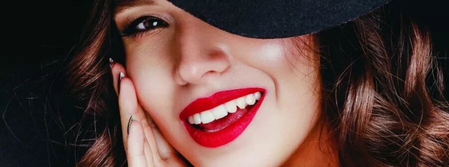 【科普】牙贴面，让你轻松逆袭！