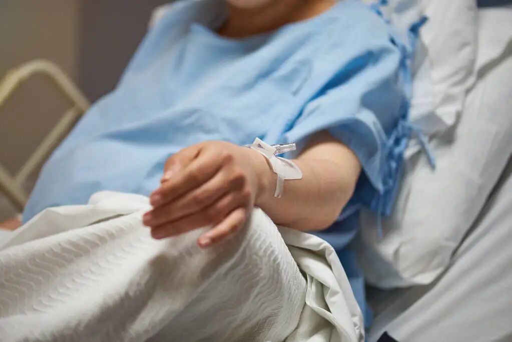 为什么输血不能用小针在手术室内为什么要穿刺一个和在病房内颜色不同的外周静脉留置针？_https://www.jmylbn.com_新闻资讯_第5张