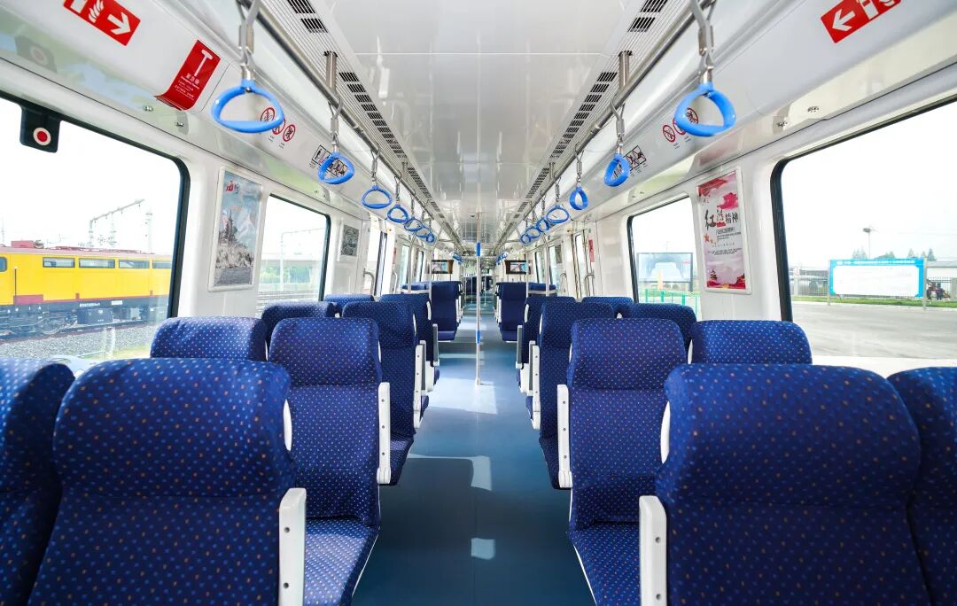 浙江轨道集团运营管理的杭海城际铁路今日通车