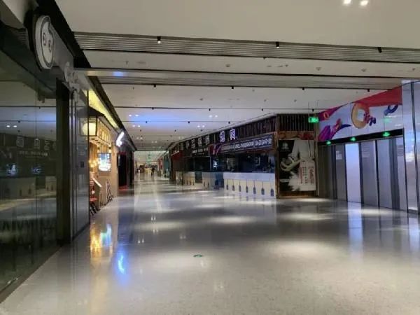 餐饮店创业项目排行 惨烈！一条街的餐饮店都在转让，却无人接手