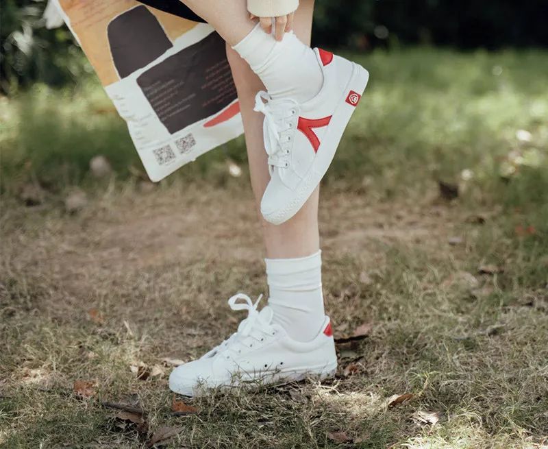 国货当自强,明星正能量,曾舜晞、杨紫、张碧晨、宋祖儿、101火箭少女、侯明翰、金瀚、徐璐、哈妮克孜...他们都在穿人本帆布鞋 国货当自强,明星正能量,曾舜晞、杨紫、张碧晨、宋祖儿、101火箭少女、侯明翰、金瀚、徐璐、哈妮克孜...他们都在穿人本帆布鞋