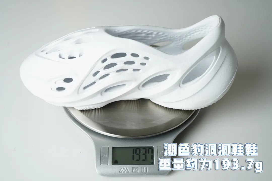 79元做潮人!ins明星款洞洞鞋,全橡塑一体注塑成型,柔软、轻便、耐磨、耐折,一冲就干净 79元做潮人!ins明星款洞洞鞋,全橡塑一体注塑成型,柔软、轻便、耐磨、耐折,一冲就干净