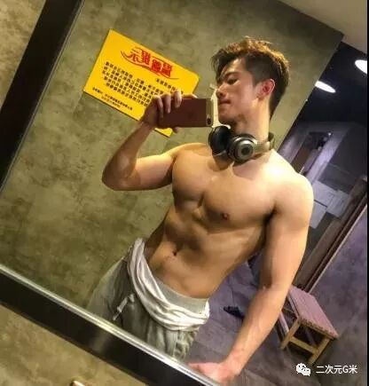 小攻们上厕所时都在干什么？ - 51虹马