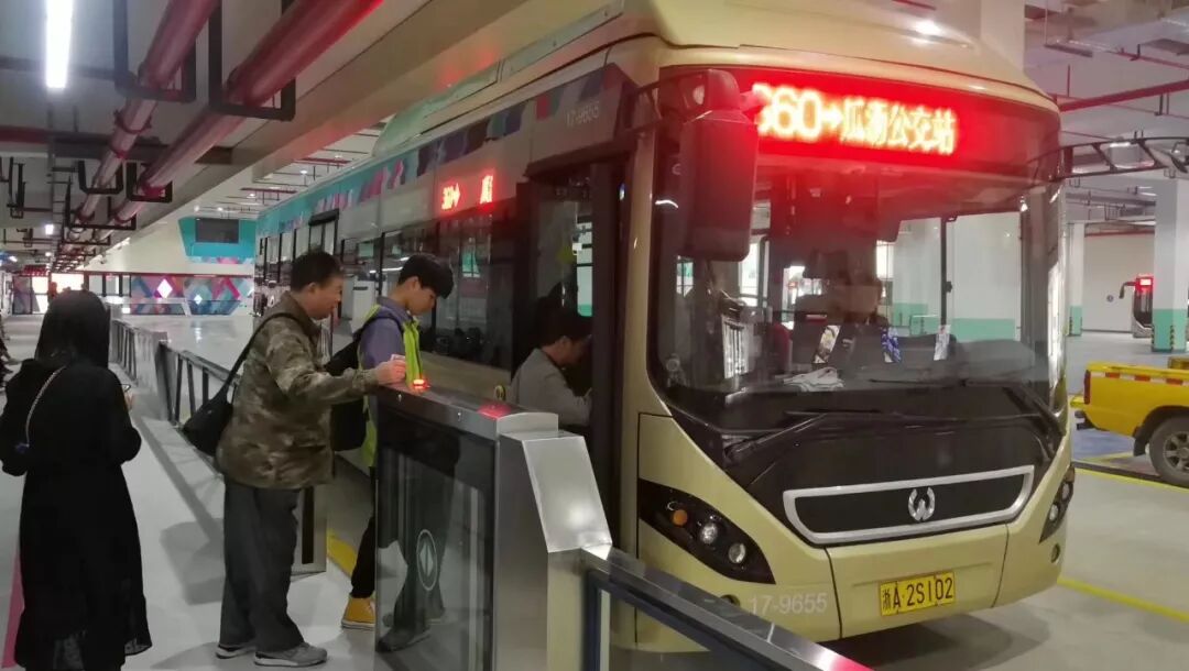 七彩小镇_七彩小镇介绍_七彩小镇旅游攻略