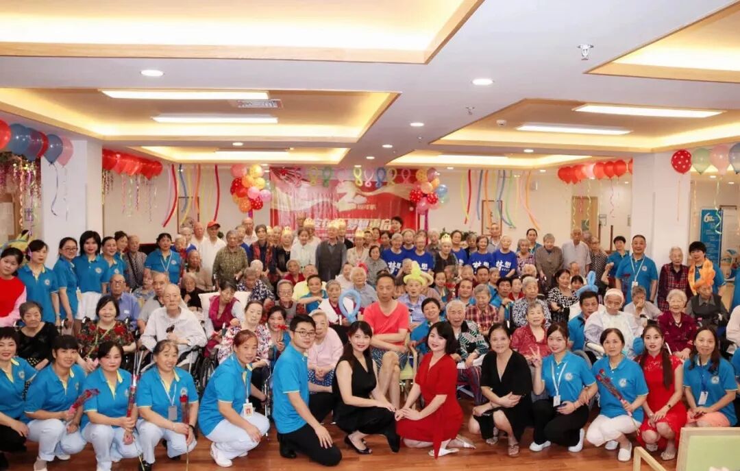 两岁哺恩寻访跨界标杆|养老员工到海底捞“吃饭中上课”，到常乐“享乐里取经”-哺恩新闻-成都养老院-成都高档养老院的收费