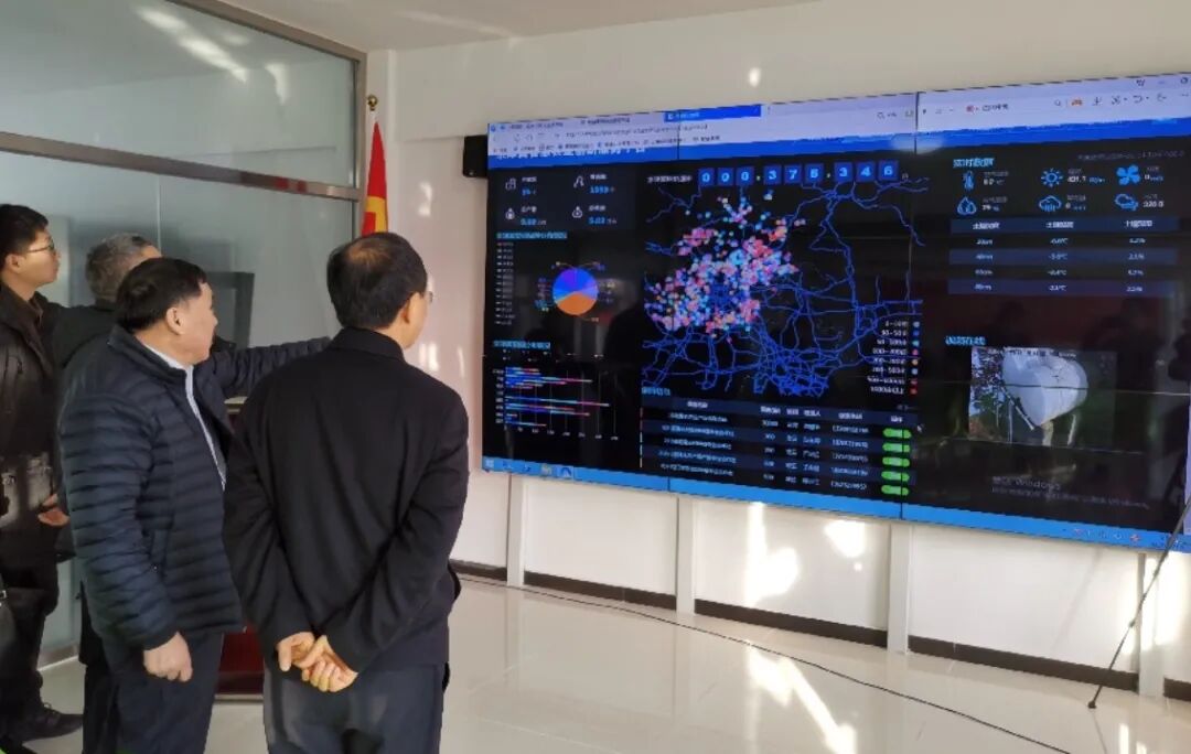 建成了智慧农业创新服务平台及指挥中心,开发了智慧果园系统,智慧农田