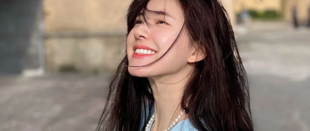 赵露思，凭啥红？