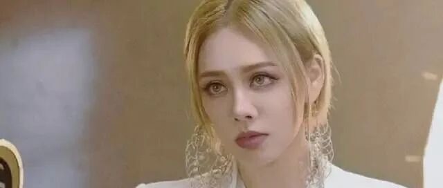 乘风破浪的姐姐美出圈，小心机都在这里