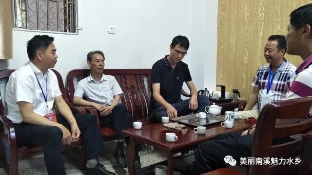 市委常委,政法委书记谢荣标到南溪镇检查指导综治信访维稳和周六接访