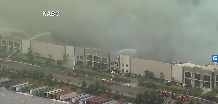 跨境电商 | 亚马逊仓库建筑坍塌，高速紧急关闭，这场大火的真相竟如此乌龙