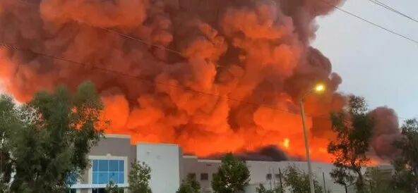 跨境电商 | 亚马逊仓库建筑坍塌，高速紧急关闭，这场大火的真相竟如此乌龙