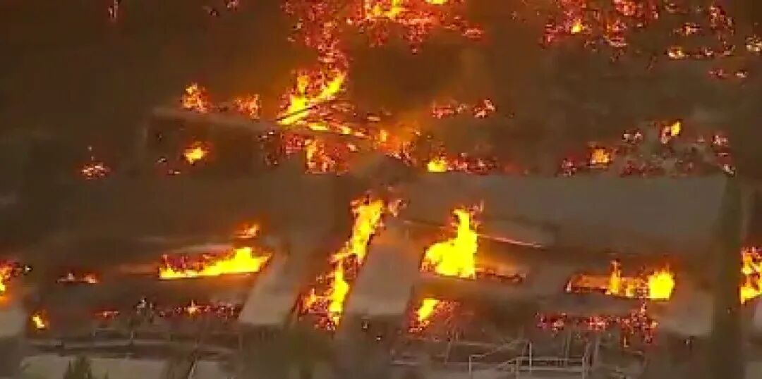 跨境电商 | 亚马逊仓库建筑坍塌，高速紧急关闭，这场大火的真相竟如此乌龙