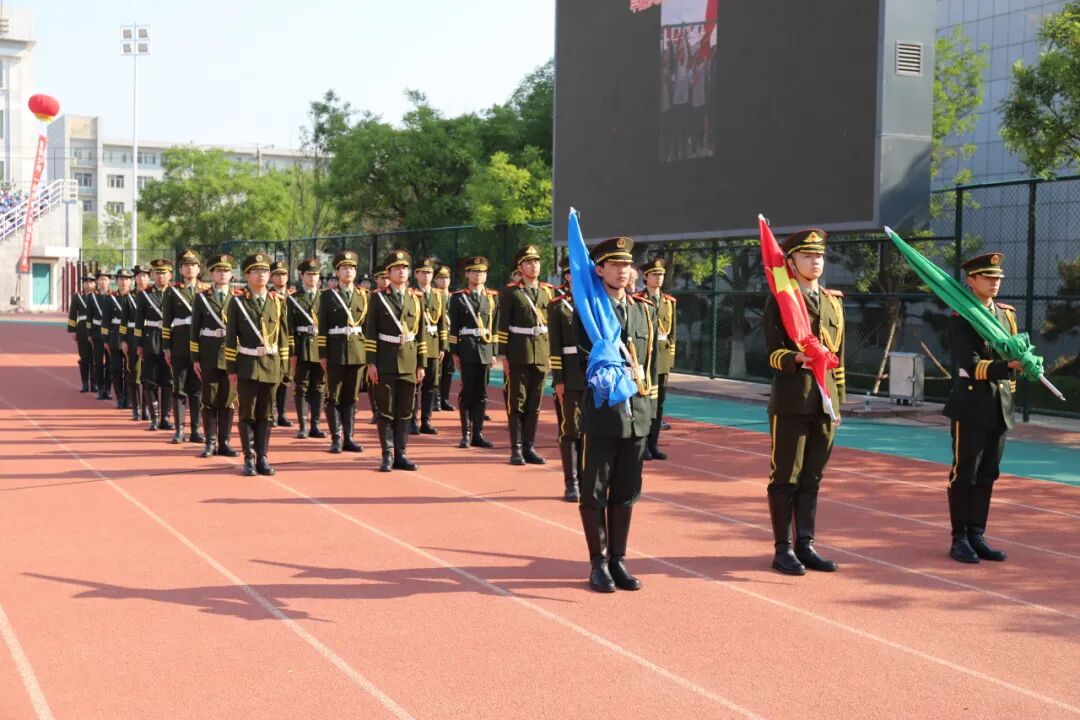 青春似歌,其验如响——通辽实验中学举行2024届高三年级毕业典礼