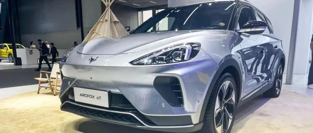 广州车展极狐汽车展台人气爆棚 体现极狐汽车强大产品力