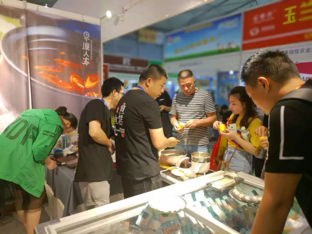 早渔人家“0添加”荆州鱼糕，引爆中国成都餐饮供应链博览会(图4)