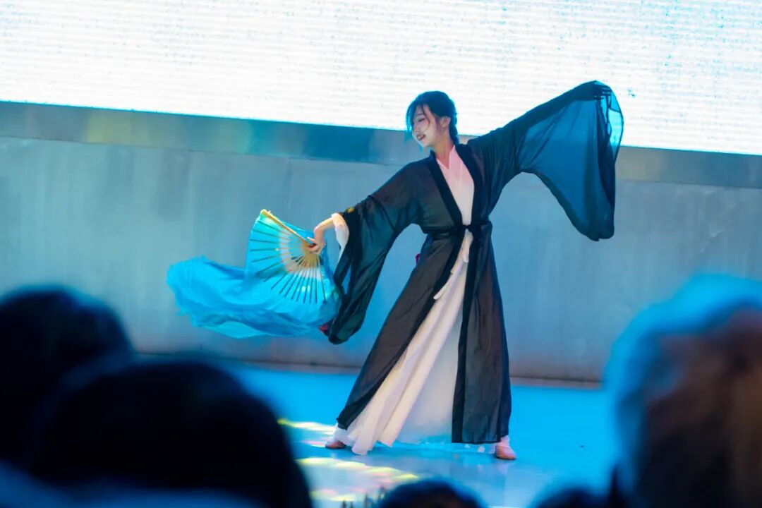 嗨爽无限！2023鸡冠洞宠粉ZAO浪季暨大学生狂欢节激情来袭！