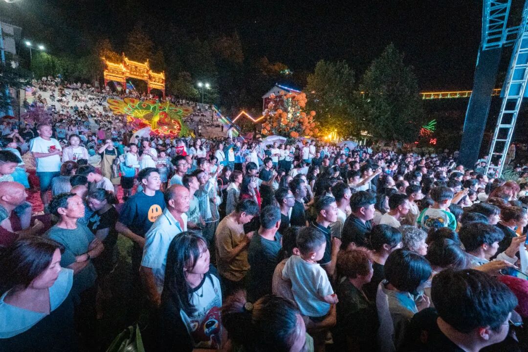 嗨爽无限！2023鸡冠洞宠粉ZAO浪季暨大学生狂欢节激情来袭！