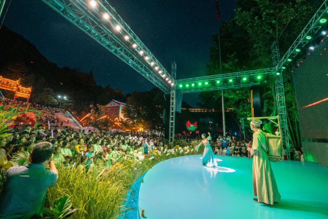 嗨爽无限！2023鸡冠洞宠粉ZAO浪季暨大学生狂欢节激情来袭！