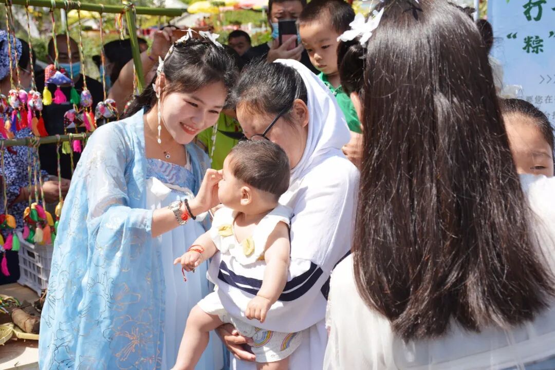 非遗过端午，鸡冠洞邀您一起包槲包、钓槲包、制香囊......