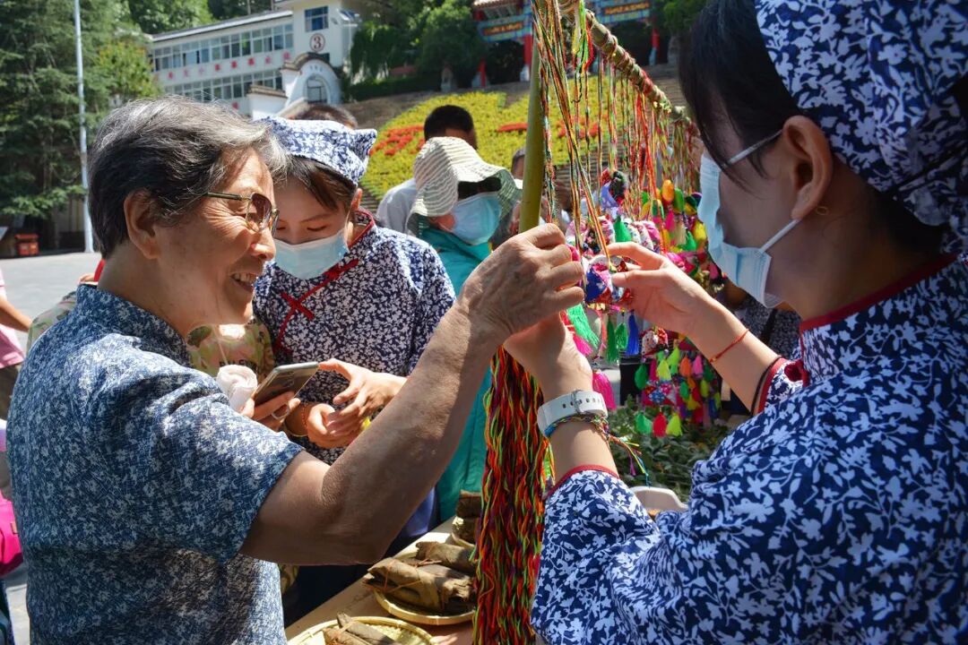 非遗过端午，鸡冠洞邀您一起包槲包、钓槲包、制香囊......