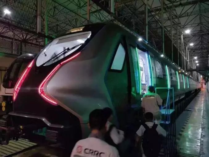 APP不授权不给用？央视点名；广州碳纤维地铁试跑！(图9)