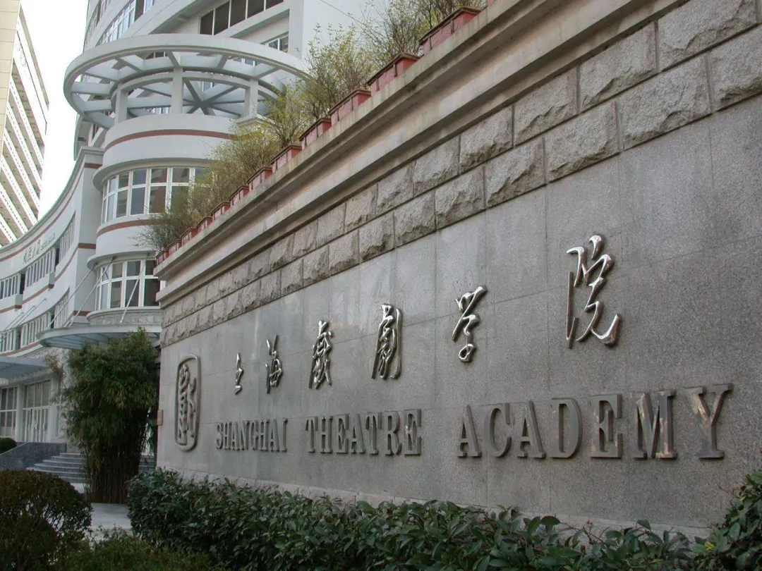 “吕秀才”喻恩泰早期黑图被扒,多次咸猪手女艺人,被指一肚坏水 ?