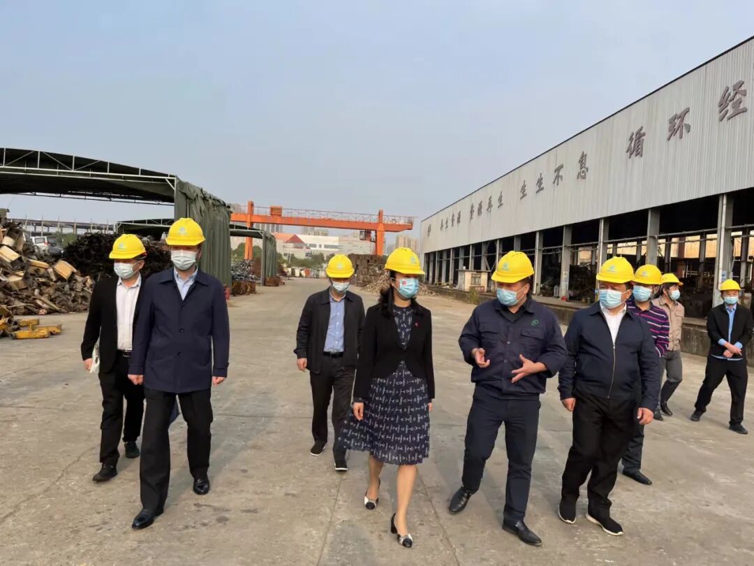 6810月17日下午,南昌市商务局党组书记,局长戴琼同志带队赴新建区