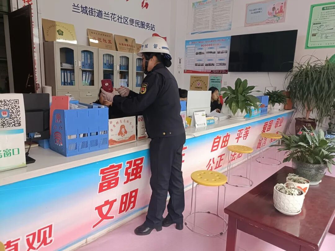破解城市管理难题__城管困局