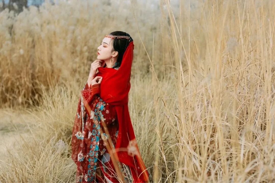 有钱，把日子过好；没钱，把心情过好