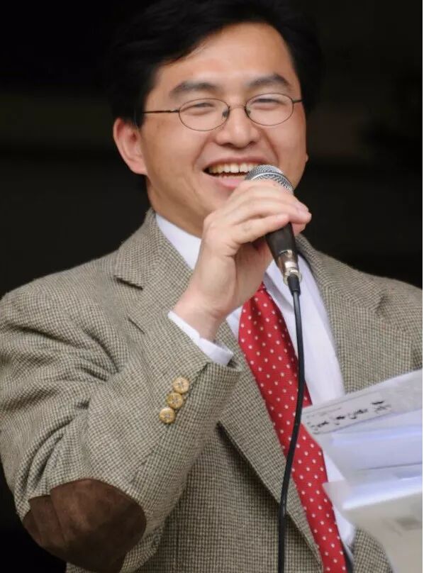 诗人北塔荣获第七届"桂冠翻译奖":诗歌最大的魅力所在