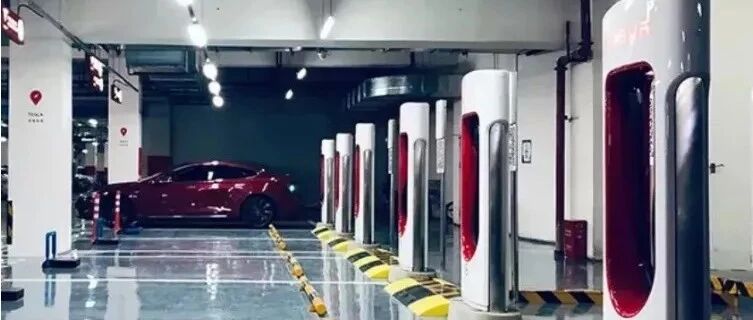 充电桩会替代传统加油站吗？