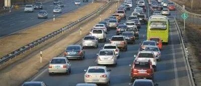 堵车时永远隔壁车道比较快？关于汽车的这些冷知识，你知道么？