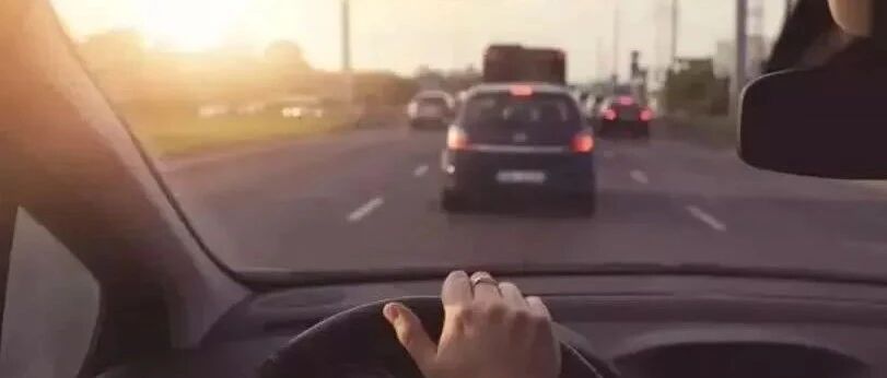 刹车要这样踩 ！六招让你开车更稳