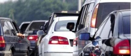 跟车如何保证安全，还能不被加塞？这些技巧要记牢！