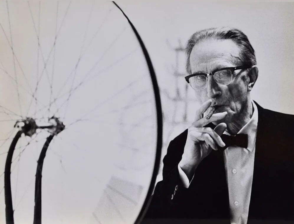 艺术与设计 - 马塞尔·杜尚:艺术花篮中的一条毒