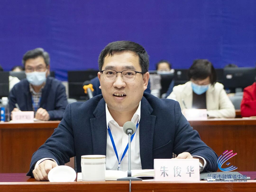 朱俊华在疫情防控工作推进会上强调思想收紧责任压实全