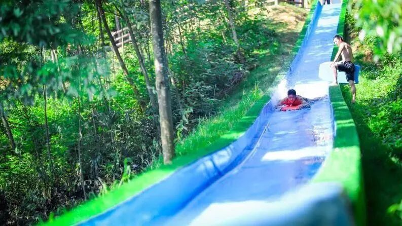 崇州多彩山地滑水详情